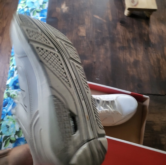 New balance sneakers - Picture 9 of 11